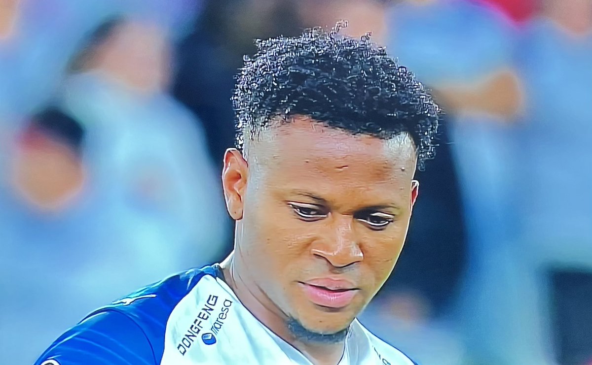 chacasalas's tweet photo. Dejó todo @LDU_Oficial es un equipo copero y con gran jerarquía y dio pelea, se eliminó en la definición por penales . Estrada un crack y Valle siempre brillante. El hincha respondió. No hay amargura, nos queda la sensación de grandeza. Será la próxima que no les quede dudas 💪⚽️ https://t.co/KklkZw7tn2