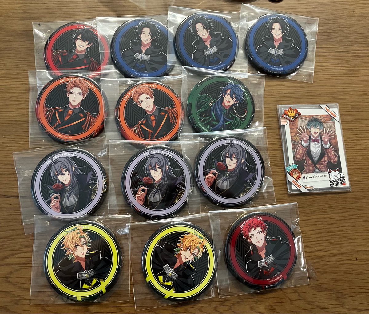 pikapikanato's tweet photo. 【交換】ヒプノシスマイク ヒプマイ 9周年 9th カフェ 缶バッジ

譲▶︎一郎5 二郎4 三郎2 理鶯 2 乱数3
 幻太郎2 帝統 3 寂雷 5 一二三4 空却 2
十四 2 獄 5 零 2

求▶ 簓 
 
検索からもお声かけください。
よろしくお願い致します。 https://t.co/oZpnHVSYOj
