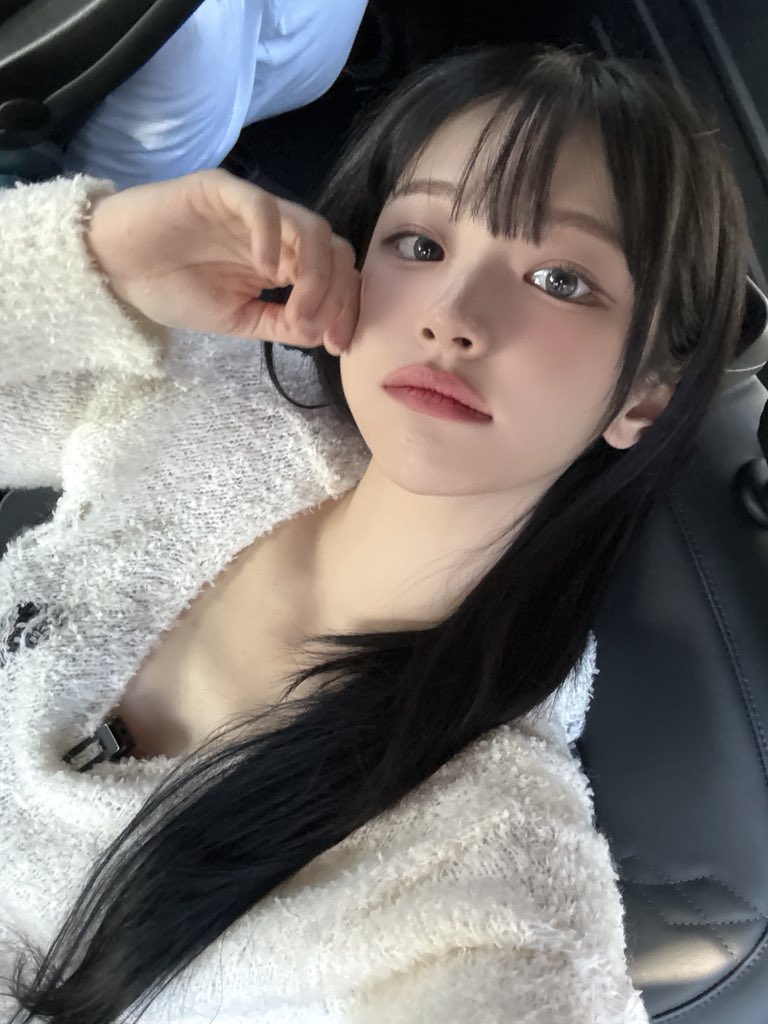 QWERDiary_'s tweet photo. 無限期每日一圖 📸   
1, 2, QWER! | DAY 295 🗓️ https://t.co/IxgM3RjJeT