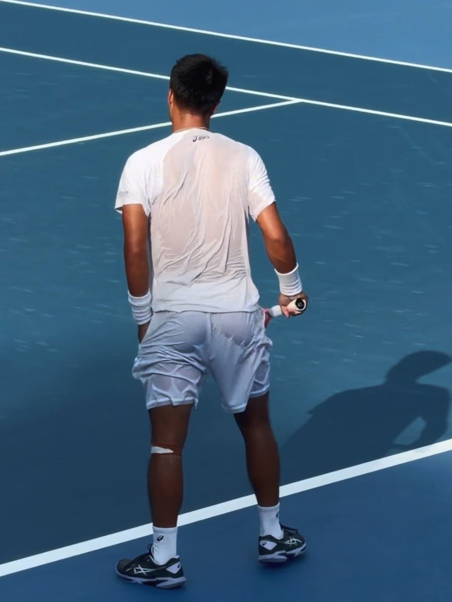 marcomaxx61's tweet photo. Training season 💦💪#sunfajing #孙发京 #tennis https://t.co/JYmO4Aof81