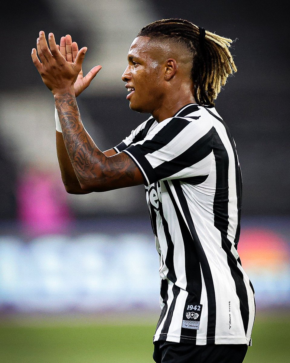 EspacoGlorioso's tweet photo. Caso retome o bom futebol, e acredito que vai retomar, o Danilo na mão do Tite pode ser um novo Paulinho.

Para quem não lembra, o Tite fez o Paulinho se tornar um craque da posição, atacando espaços e sendo um pilar de todo trabalho, tanto no Corinthians quanto na seleção. https://t.co/aOxpbMk1Lr