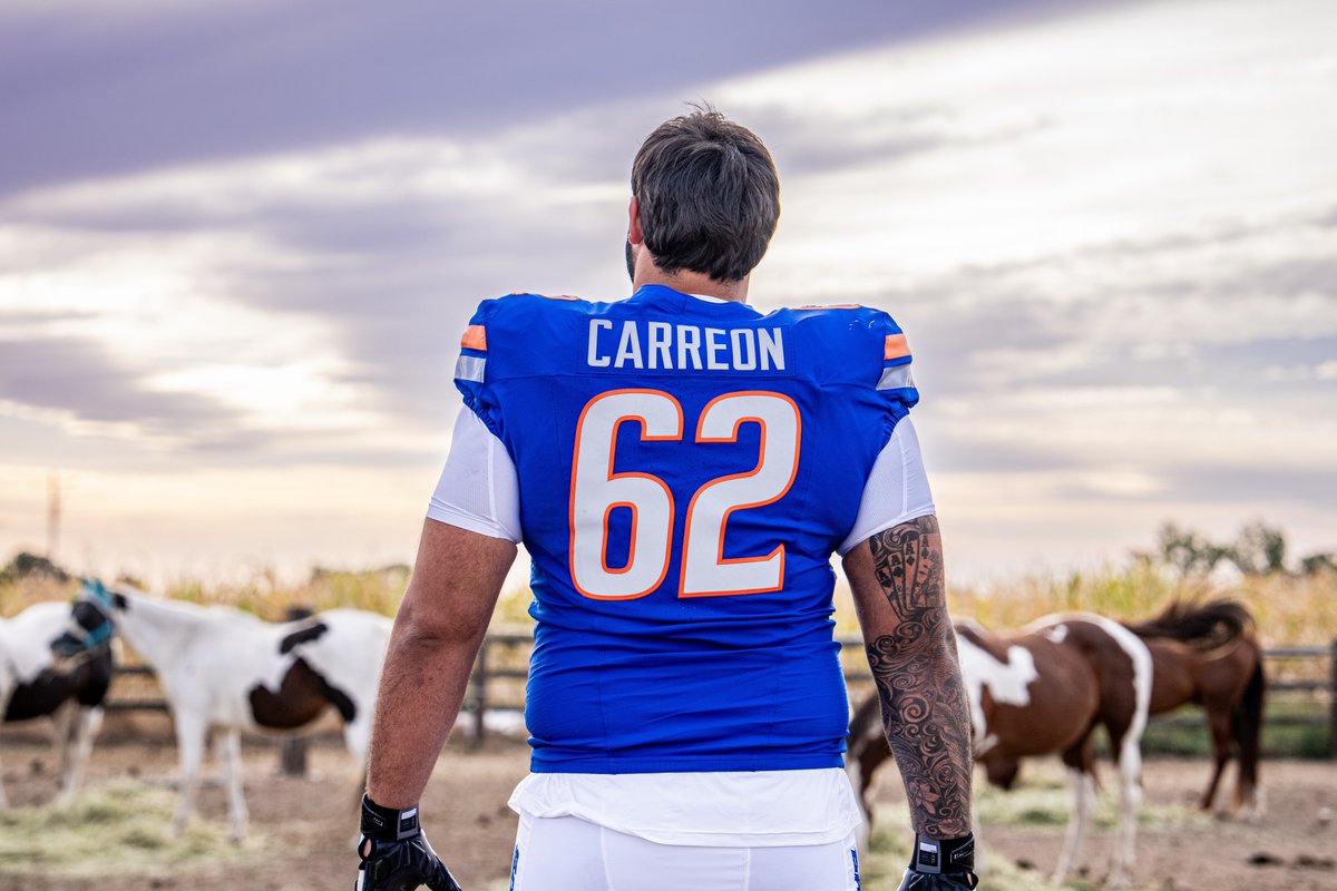 BroncoSportsFB's tweet photo. The threads for the 𝙁𝙧𝙤𝙣𝙩 𝙋𝙤𝙧𝙘𝙝 𝙤𝙛 𝙄𝙙𝙖𝙝𝙤 game 🏡🏟️

#BleedBlue | #BuiltDifferent https://t.co/ImxaVAzXbB