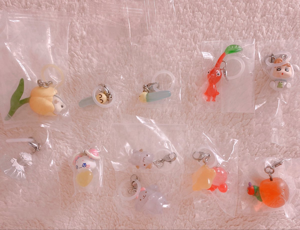 s2_sweet_'s tweet photo. 【交換】めじるしアクセサリー　ニャッキ　ピクミン　サンリオ　バレエ　ぷちきゅあ　カービィ　ひまわり　異種

譲)画像の物

求)ちいかわめじるしorちいかわグッズなんでも検討

郵送交換希望です。
お気軽にお声掛けください。 https://t.co/tftp79UamQ