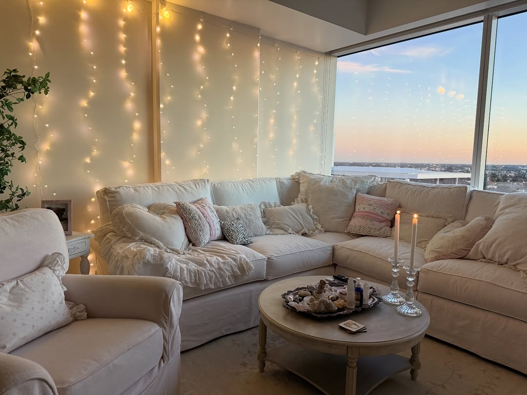 7bebe723's tweet photo. See the apartment tour 🪽 https://t.co/bR7NQYFE2V