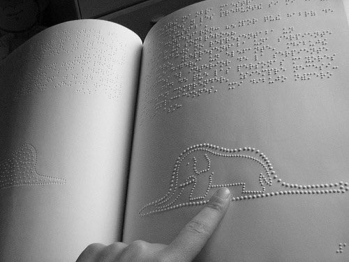 Cementedelibros's tweet photo. Siempre es buen momento para recordar que “Lo esencial es invisible a los ojos.”
El Principito
Antoine de Saint-Exupéry https://t.co/5hBK0nIhbM