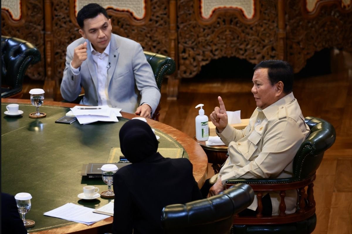 LambeSahamjja's tweet photo. BREAKING NEWS 
PRABOWO AKAN BENTUK AKADEMI GUBERNUR DAN BUPATI 
supaya pejabat paham tugasnya dan bisa selaras dengan kebijakan pemerintah https://t.co/Bjba82CAuc