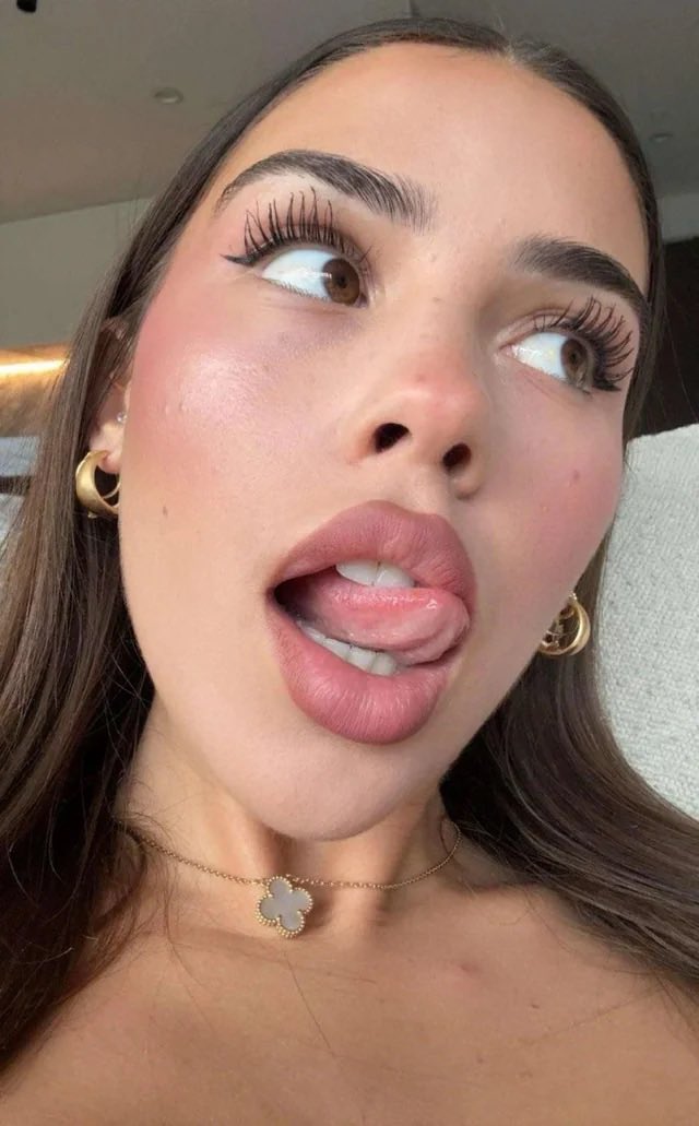 gooned4everr's tweet photo. Leah Halton face porn 😵‍💫 https://t.co/nSqK29inqu