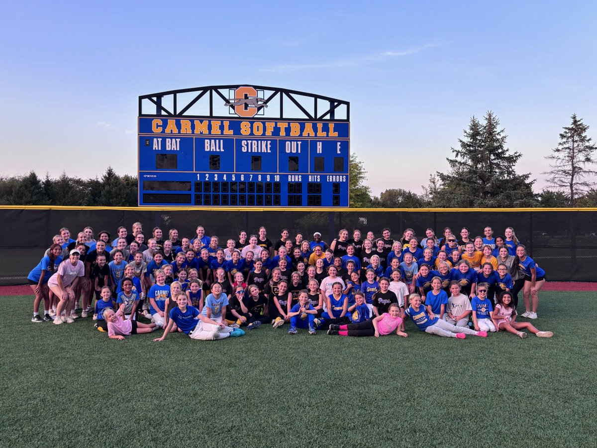 HoundsSB's tweet photo. Carmel Softball Open House was a huge success tonight! We had 85 youth athletes and 30 Greyhounds out on the turf. Thank you to everyone who made tonight special! @carmelathletics https://t.co/jmqQOBEaMX
