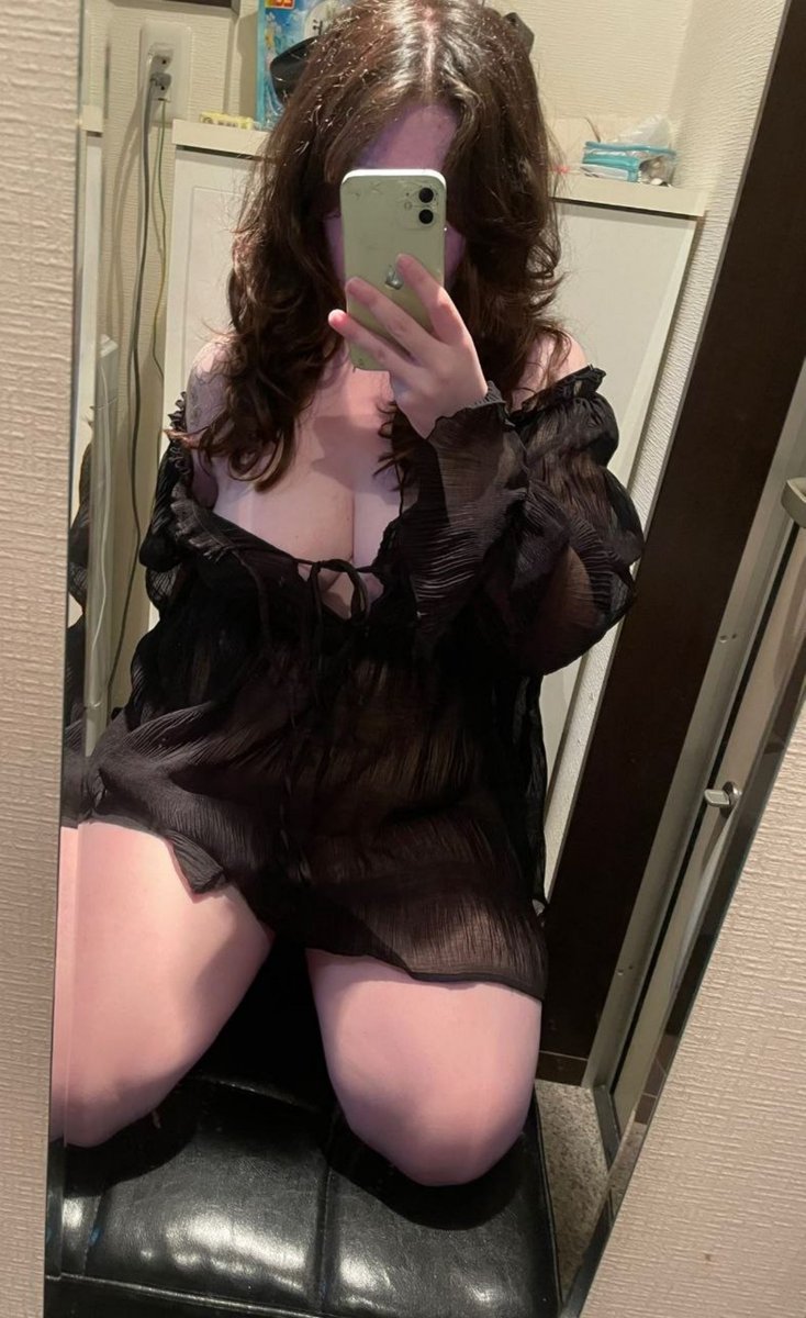 SunbringerVibes's tweet photo. Felt a bit cute today to my 0 followers #nsfw kinda? https://t.co/3UPNcfycEh