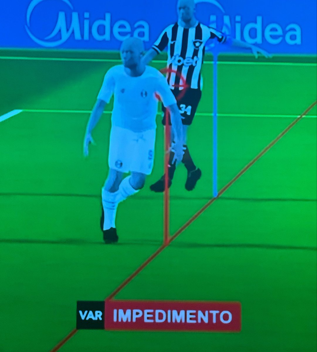 SandroSotigol's tweet photo. O IMPEDIMENTO QUE ACABAM DE MARCAR E ANULAR O GOL DE EMPATE DO GREMIO É UM DOS MAIORES ABSURDOS DO FUTEBOL BRASILEIRO.

INACREDITÁVEL. https://t.co/iseiTtaUgD