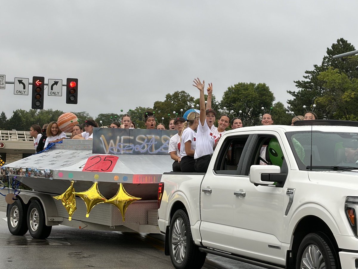 WestsideSball's tweet photo. We are out of this world at the homecoming parade!!!
#WeAreWestside https://t.co/Uqh8UJI8sS