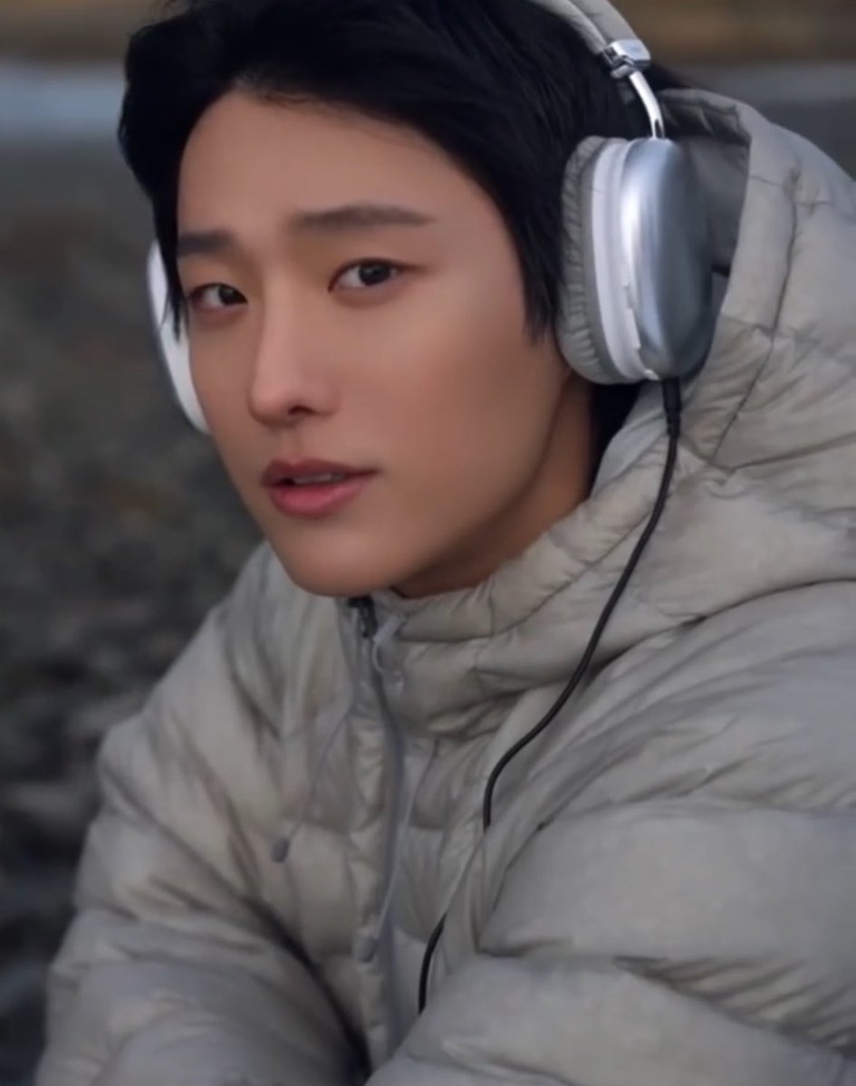 8onnon5's tweet photo. 얼굴 미쳣다
존잘. https://t.co/4tRXfrbuJX