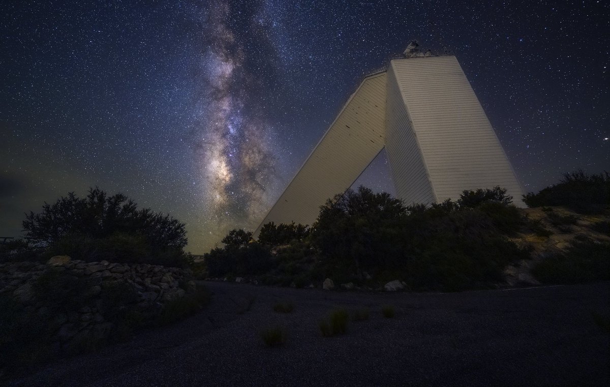 seanparkerphoto's tweet photo. A rare chance to photograph the Milky Way beneath the iconic domes of Kitt Peak!

Join me October 4 or 9 for an exclusive night-sky photography experience featuring a sunset observatory tour, dinner, and dark-sky Milky Way photography. Limited spots available and selling quick! https://t.co/izTrpwL04v