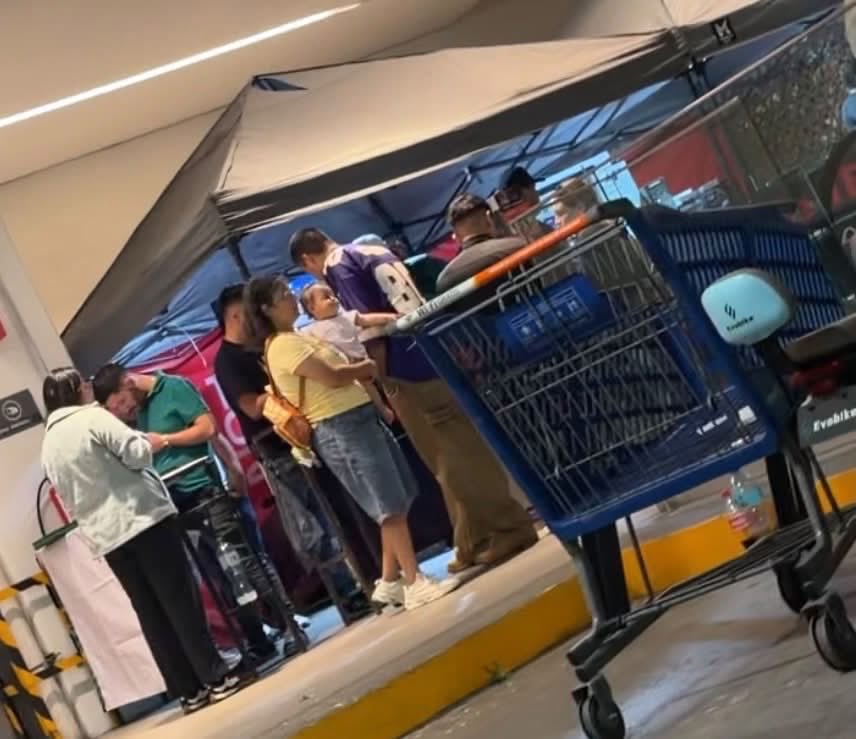 amerikhasol's tweet photo. @UCS_GCDMX  estafadores en puerta Tlatelolco    Manuel Gonzalez 113, San Simón Tolnahuac, Cuauhtémoc, 06920 Ciudad de México, CDMX.    Favor de mandar unidades.  Son muy violentos. https://t.co/MnEzV8m6IO