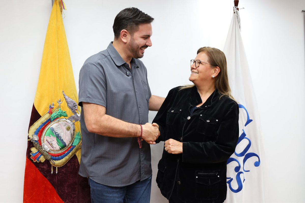 AndresFantoniB's tweet photo. El trabajo en territorio nos permite escuchar a la ciudadanía, pero los grandes cambios también nacen de los acuerdos alrededor de una mesa.

Junto a la Cooperación Alemana GIZ, avanzamos en el desarrollo de herramientas para fortalecer la rendición de cuentas a nivel nacional. https://t.co/dnZBdC649u
