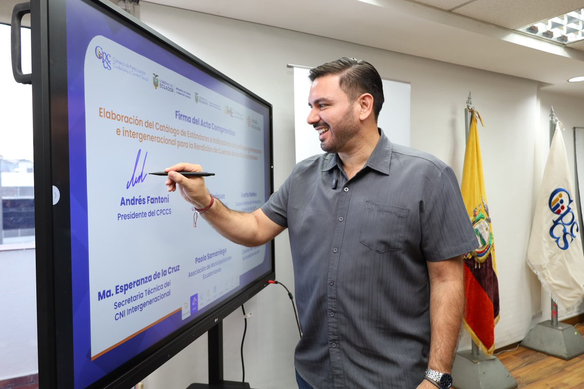 AndresFantoniB's tweet photo. El trabajo en territorio nos permite escuchar a la ciudadanía, pero los grandes cambios también nacen de los acuerdos alrededor de una mesa.

Junto a la Cooperación Alemana GIZ, avanzamos en el desarrollo de herramientas para fortalecer la rendición de cuentas a nivel nacional. https://t.co/dnZBdC649u