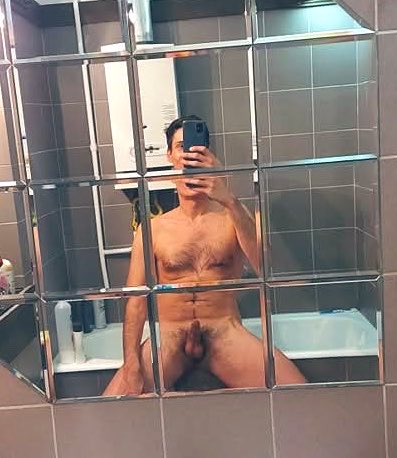 meforyou8804's tweet photo. My hairy and naked body . Hairy cock 
#gaysex #hairygay https://t.co/uGPtRwaSH8