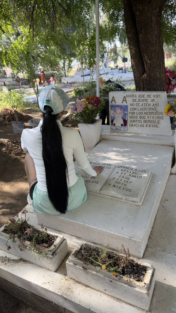 GuadalupeNeria5's tweet photo. Te extraño tanto mi amor eterno ❤️‍🩹🥺 https://t.co/DBpBYoZmLM