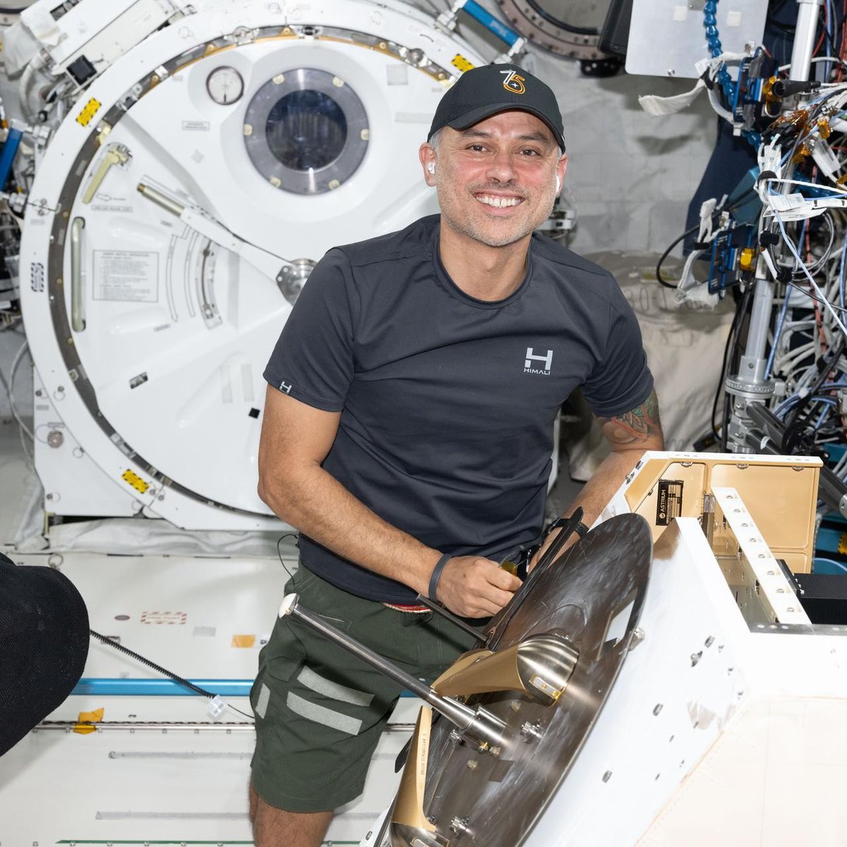 LearnWithNASA tweet picture