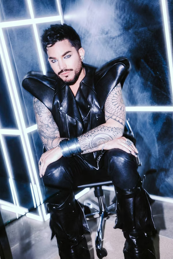 4Gelly's tweet photo. New pro photo/ Adam Lambert for PAPER 🖤😍
"PAPER Teamed Up With Lexus and AMBUSH for Our Biggest Fashion Week Party Yet, and Everyone Came Out"
https://t.co/0x38gRx1co https://t.co/fb7zcU5m46