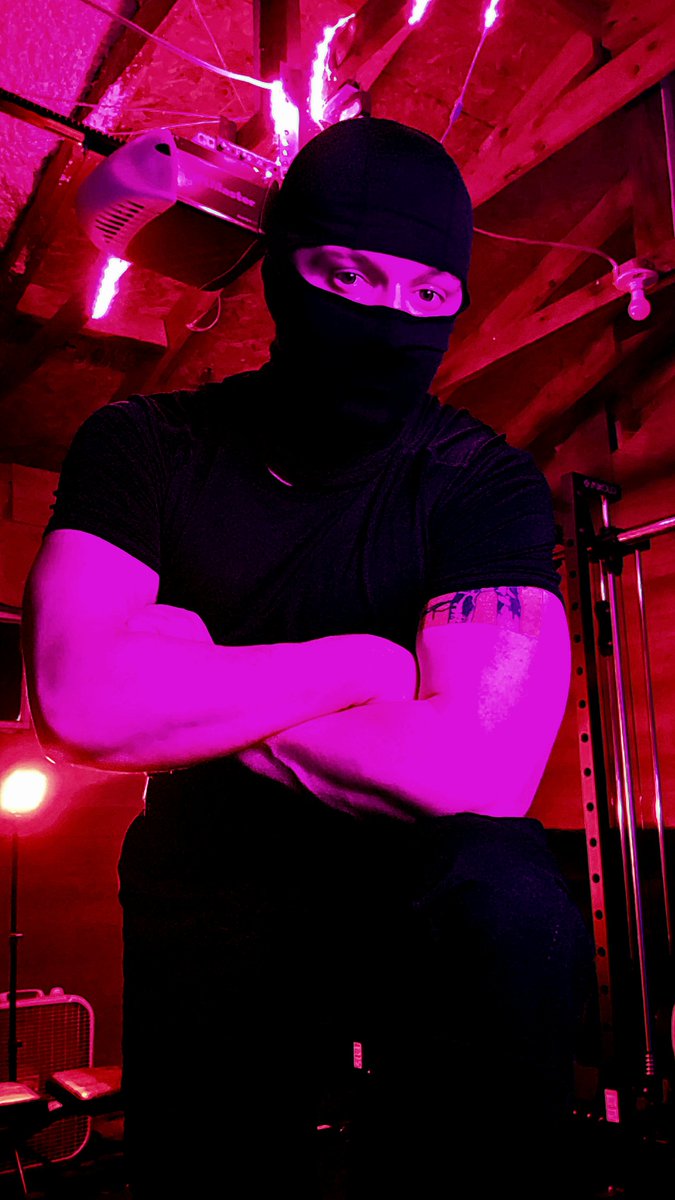 LustAuthority's tweet photo. Working on some content, could always use a new plaything.

#maskedmen #kink #bdsm #SFW #darkromance https://t.co/qVEHv1GTL5