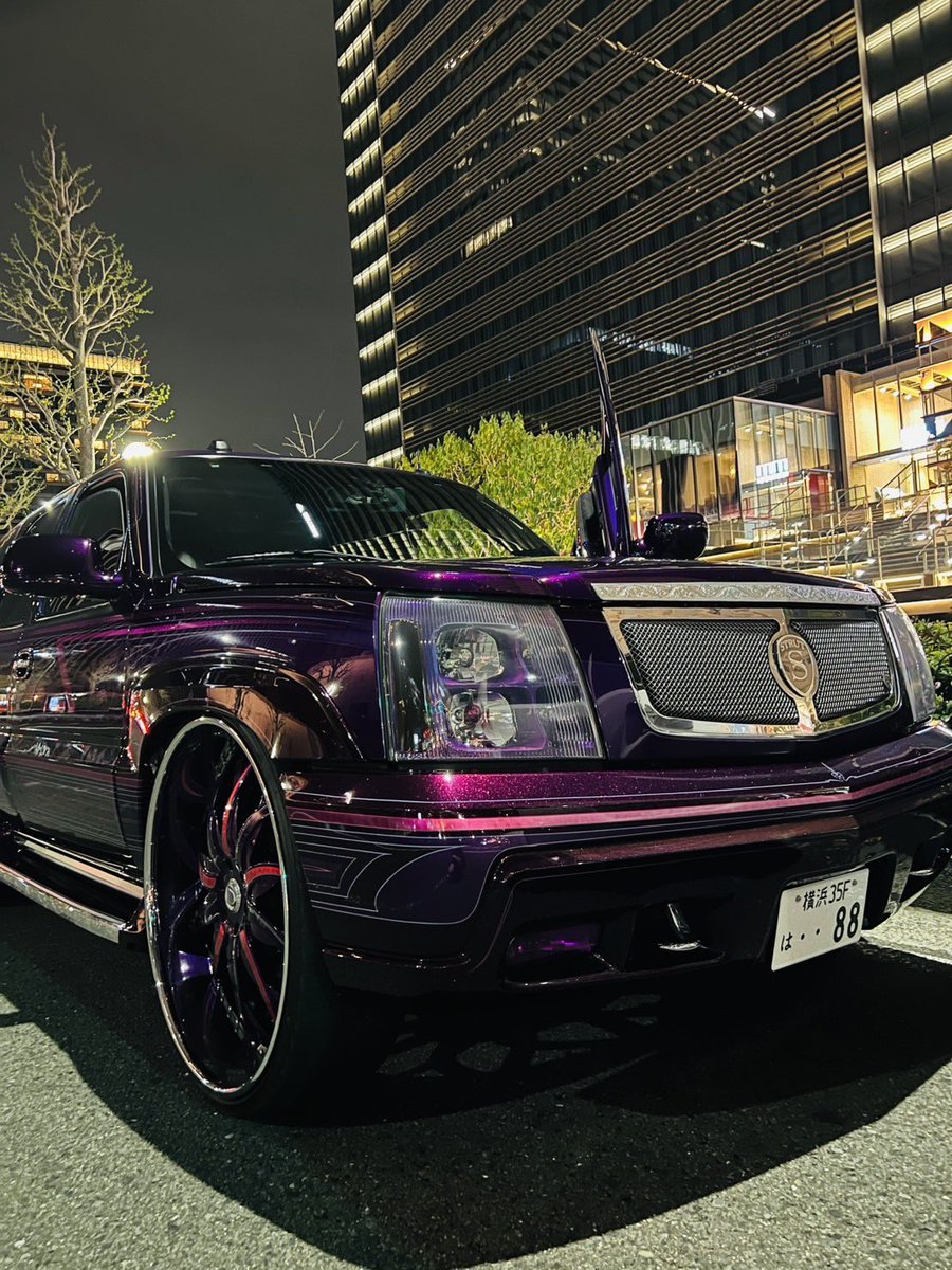 blenda_kiku888's tweet photo. WESTGANGにとてつもないエスカレードが
メンバーいり🟣🤝
元々代表HAYATOもお気に入りの車の1台でLOW STYLEの
フルカスタムエスカレード🔥
今後共皆さんお見知りおきを！！

🇺🇸 @westgang

#westgang関西
#westgang関東
#westgang https://t.co/GsBxG1sjI7