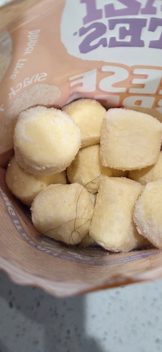 Bombastic1998's tweet photo. I am obsessed with these, I eat a crazy amount every day. Which is why I was shocked to open the package and see a very long black hair (my family is all blond). Yucky, my favorite food too!
@BraziBites https://t.co/uPGLmefg21
