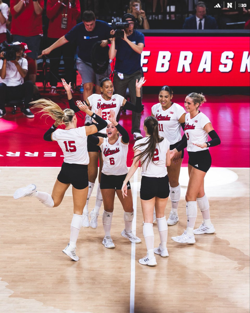 HuskerVB tweet picture