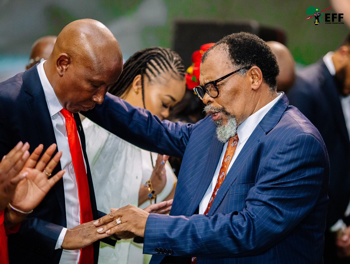 Julius_S_Malema's tweet photo. "O tlotša hlogo makhura" https://t.co/8bJG5nncbN