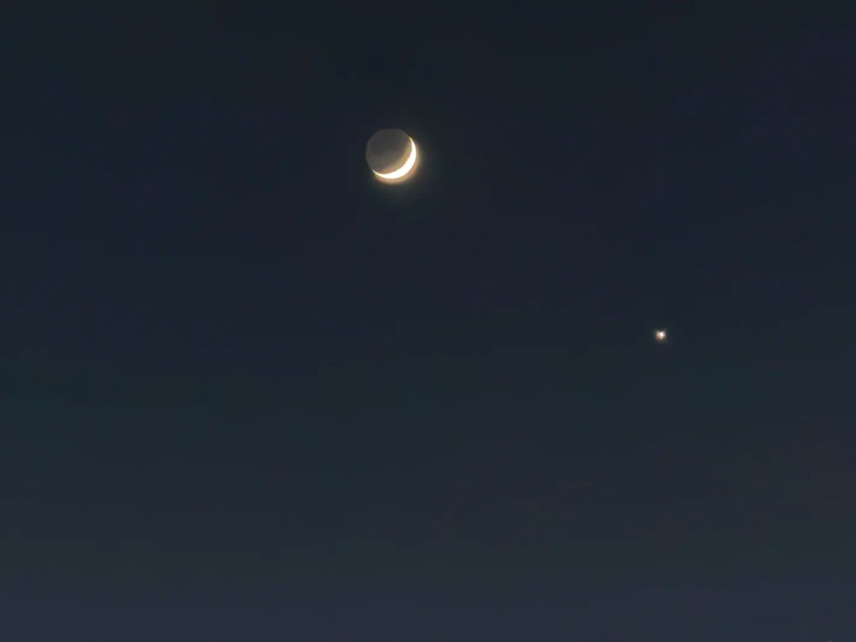 zara_skyfxd's tweet photo. Can everyone clearly see the lunar eclipse I photographed? lol https://t.co/cqTj7DW0g9