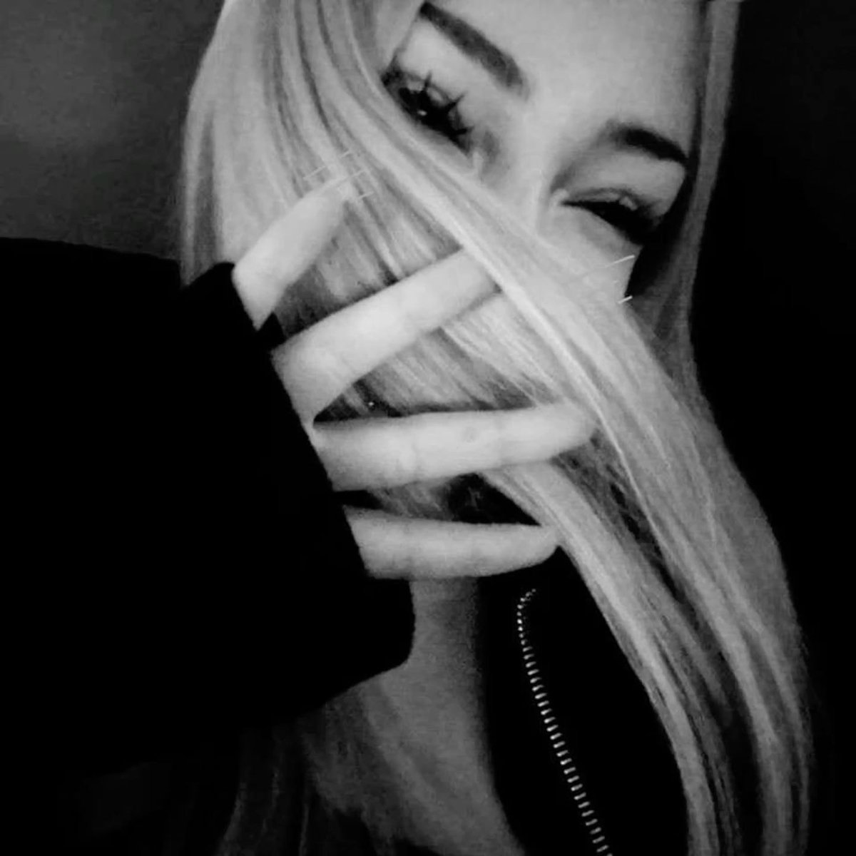EmilyTaylobyc's tweet photo. CAN SOMEBODY MAKE A MICHAEL X SIEDAH FANFIC ?!?!?! https://t.co/QXwaC81GUW
