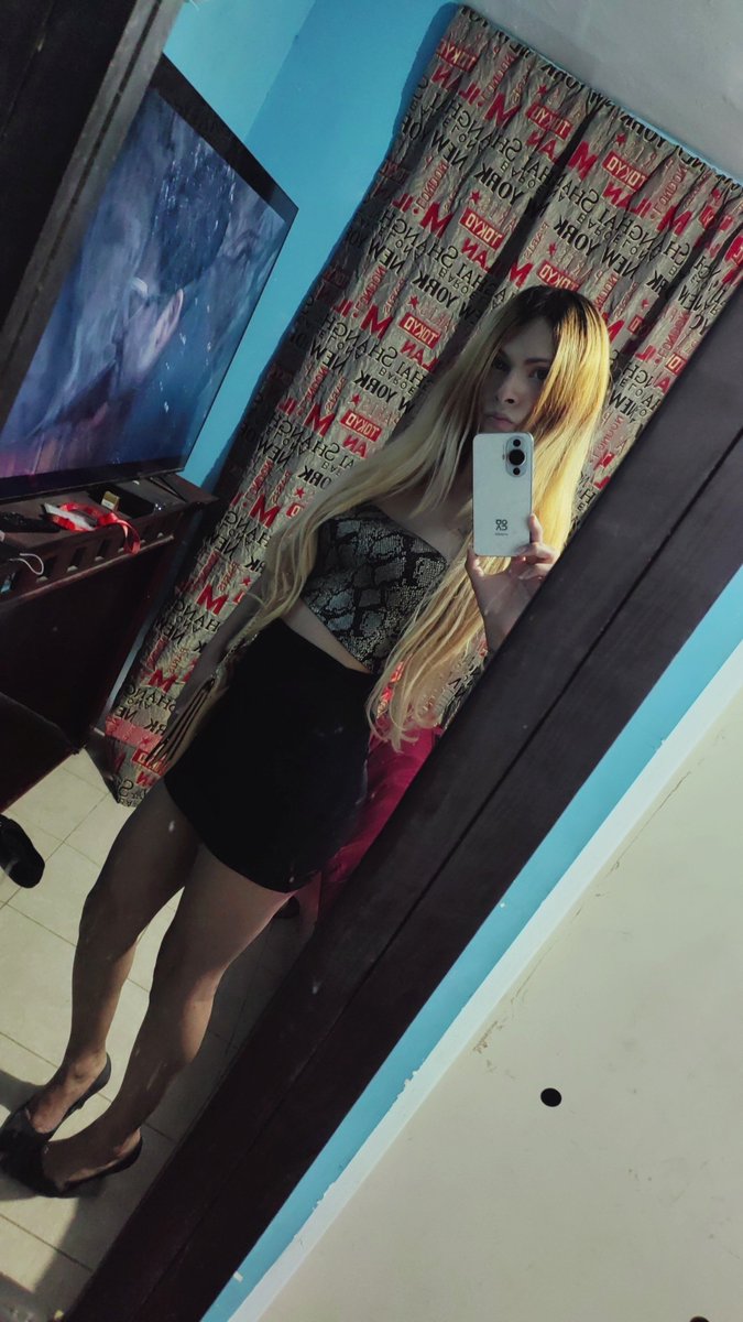 Montserratmir04's tweet photo. Con las ganas de dar el grito 😒🥹 #trany #chicatrans #transgirl #shameless #transMonterrey quien de Monterrey ¿? �� https://t.co/QGTB9OOcsq