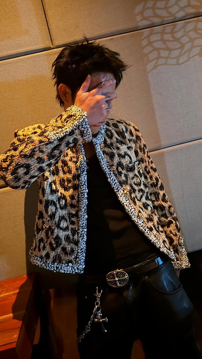 FELIPsusonID's tweet photo. #FELIP UPDATE | 170926

Animal prints always look good on you rawr 🐆

© lizzzuy (igs)

#SB19_KEN @felipsuperior https://t.co/Wf5EAT5crM