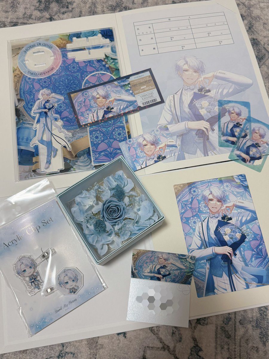 torihiki_abca's tweet photo. スタマイ(ᐡ⸝⸝•̥  ̫ •̥⸝⸝ᐡ)婚姻届なくて焦ったけど店員さんに聞いたら奥から追加のカナメくん出てきた♡よかった😭ブリザードフラワー買ってよかったﾟ･*:.｡❁ https://t.co/bUg4v0OIhc