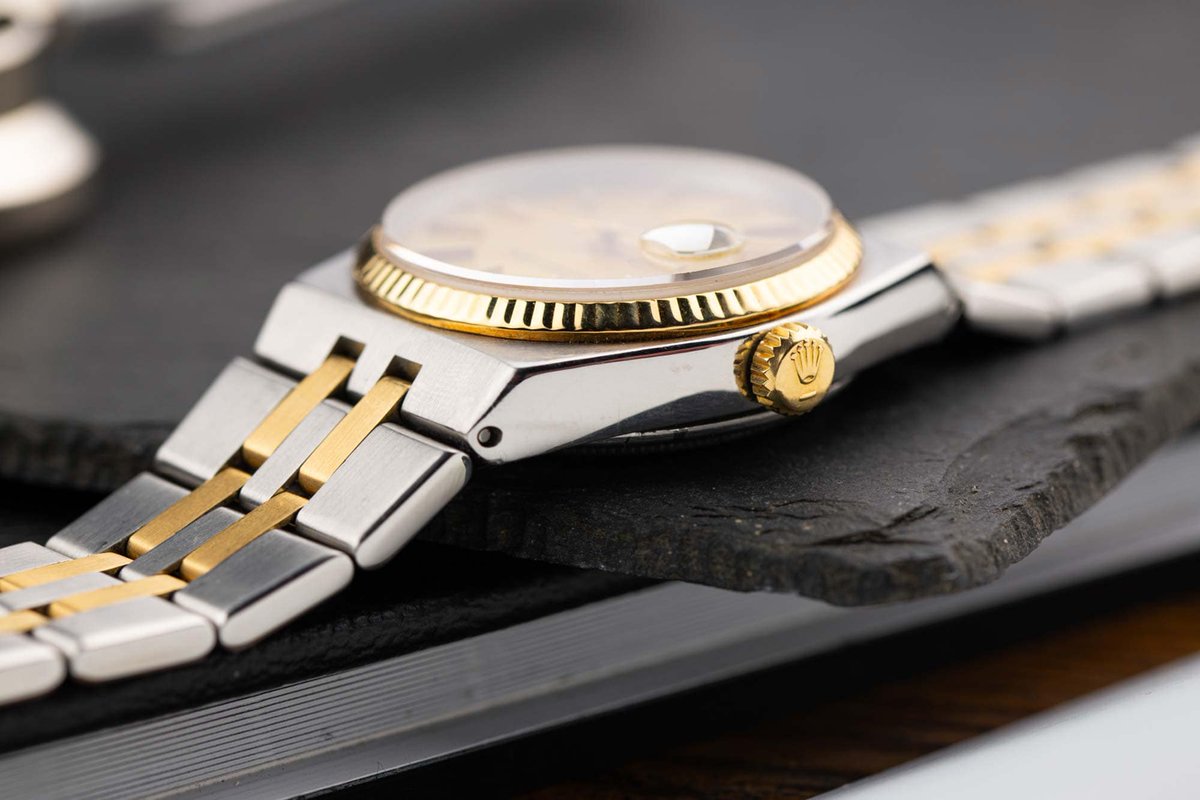 Ekaeoq's tweet photo. At the same time, I think that the two-tone Rolex Oysterquartz could easily compete in the Rolex's monstrosity category as well

Disgusting watch lmao https://t.co/jvaerb3Hl8