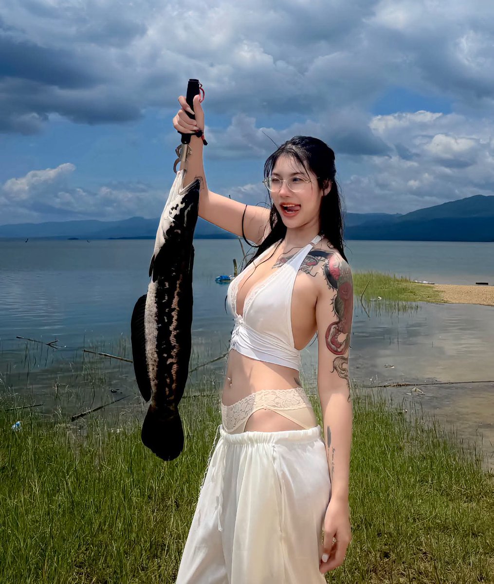 Ystn00p's tweet photo. ตกปลาเสร็จ จับเยดต่อเลย https://t.co/nXzCurWPsn