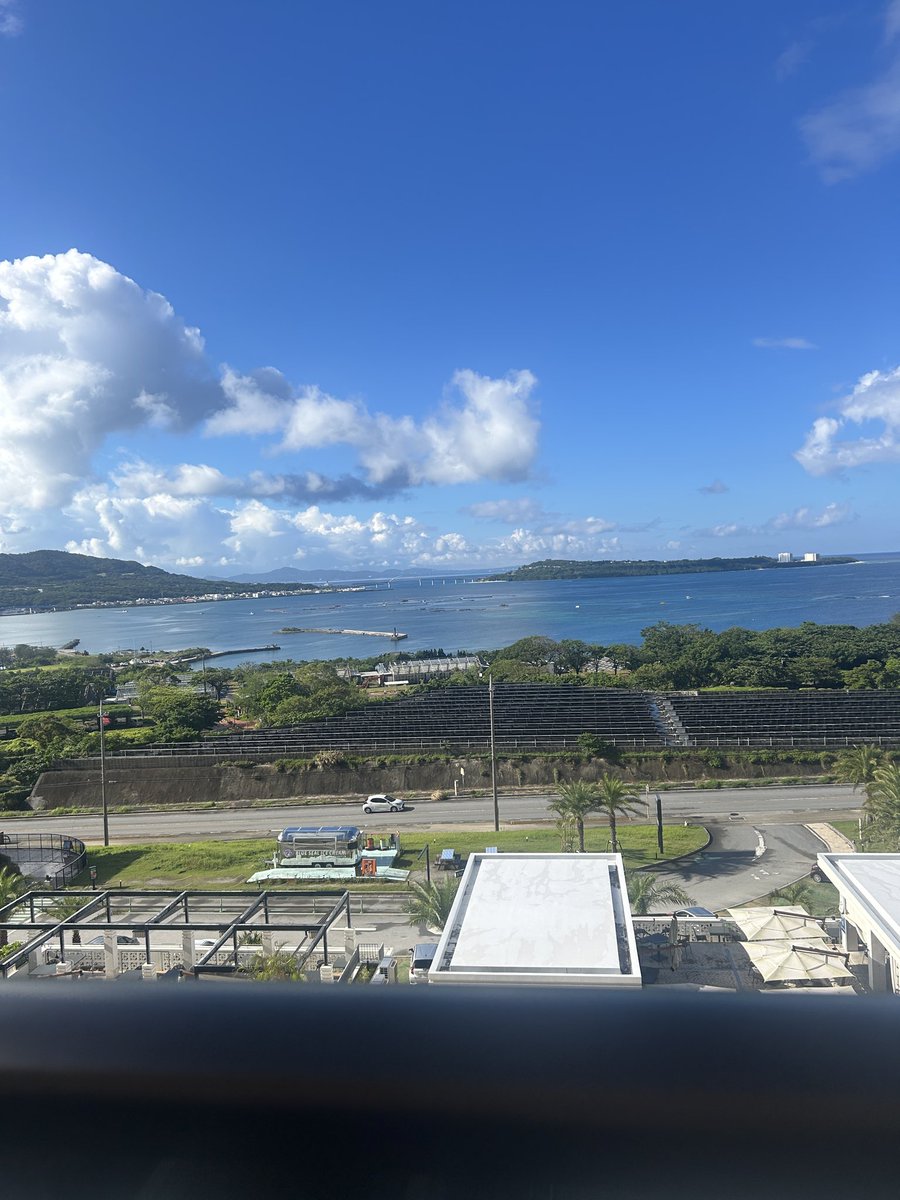 noanyanko17's tweet photo. ねぇ見て見て綺麗すぎん？？
海見ながら朝風呂してきた🛀
はぁ癒される、、、 https://t.co/imlTP24Zt6