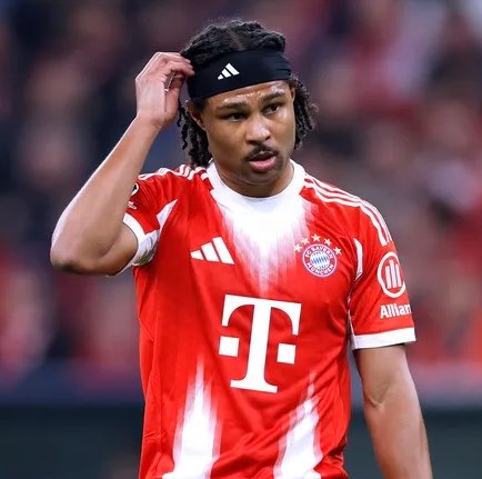 feidsite's tweet photo. Serge Gnabry, delantero del Bayern Múnich, compartió en sus historias  que está escuchando “SI TU SUPIERAS” de Feid. 🐐🇩🇪 https://t.co/ai9DqDoXoM