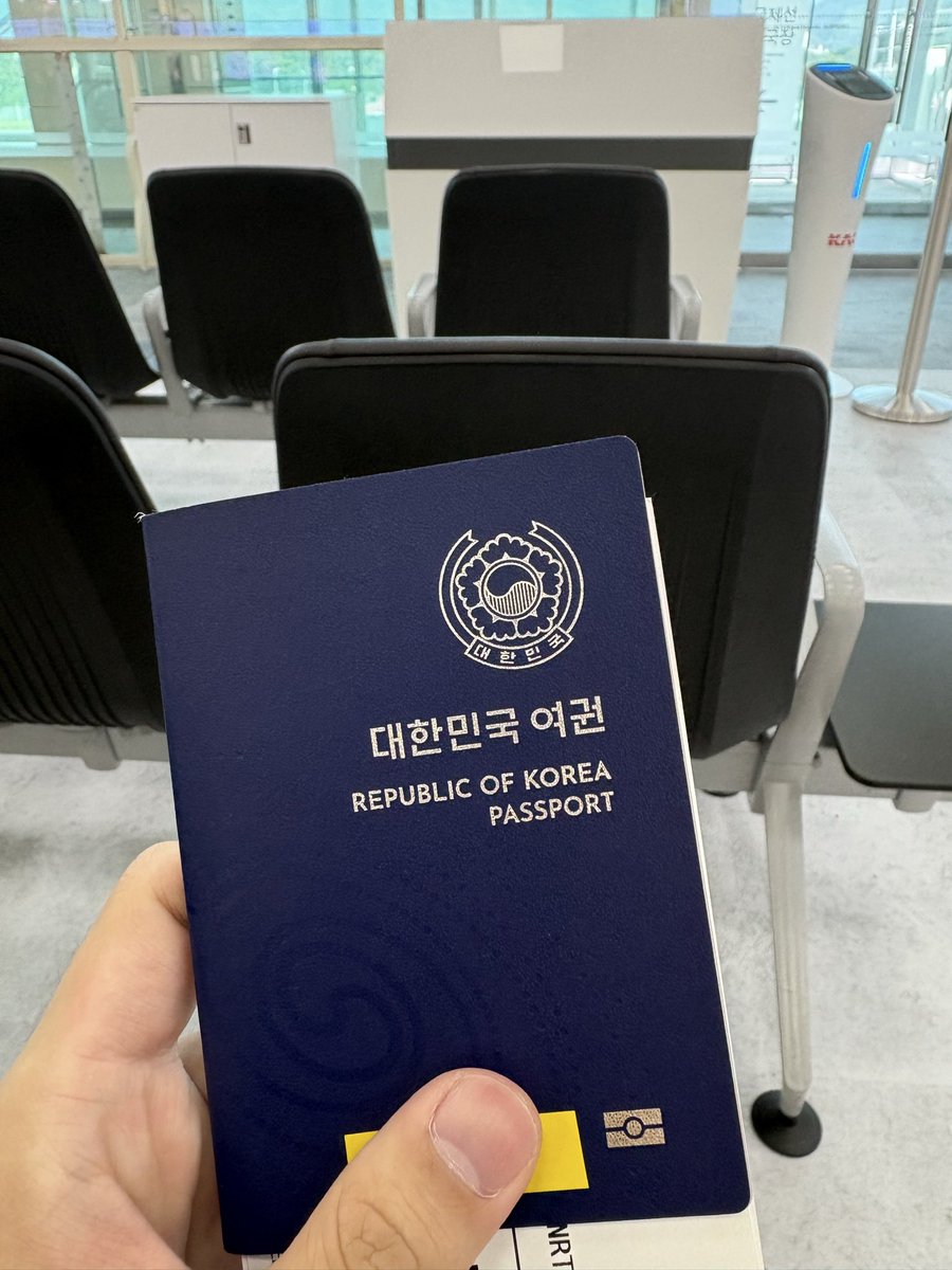 kooynyn's tweet photo. 네... 여러분들 저는 살아있습니다요 국시 끝나고 일본 여행 가유~ https://t.co/05yUwXJBv0