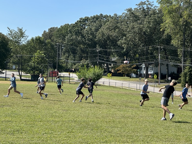 SevernaParkMS's tweet photo. It was a beautiful day for FLEX! Friends, fresh air, and a little fun! 🦅💙⚽️🏈📚 #ParkPRIDE #BelongGrowSucceed https://t.co/dXWoQsLopf