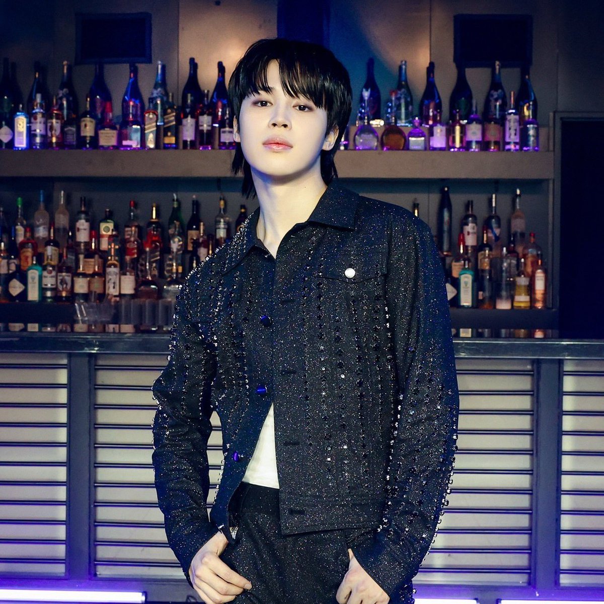 Kpop_Herald's tweet photo. .@bts_bighit’s Jimin’s “Like Crazy” has surpassed 1 billion filtered streams on Spotify, becoming the first Korean-language song to reach the milestone. 🎧

The Billboard Hot 100 No. 1 hit continues to showcase its enduring popularity and strong streaming performance.

#BTS #Jimin #LikeCrazy