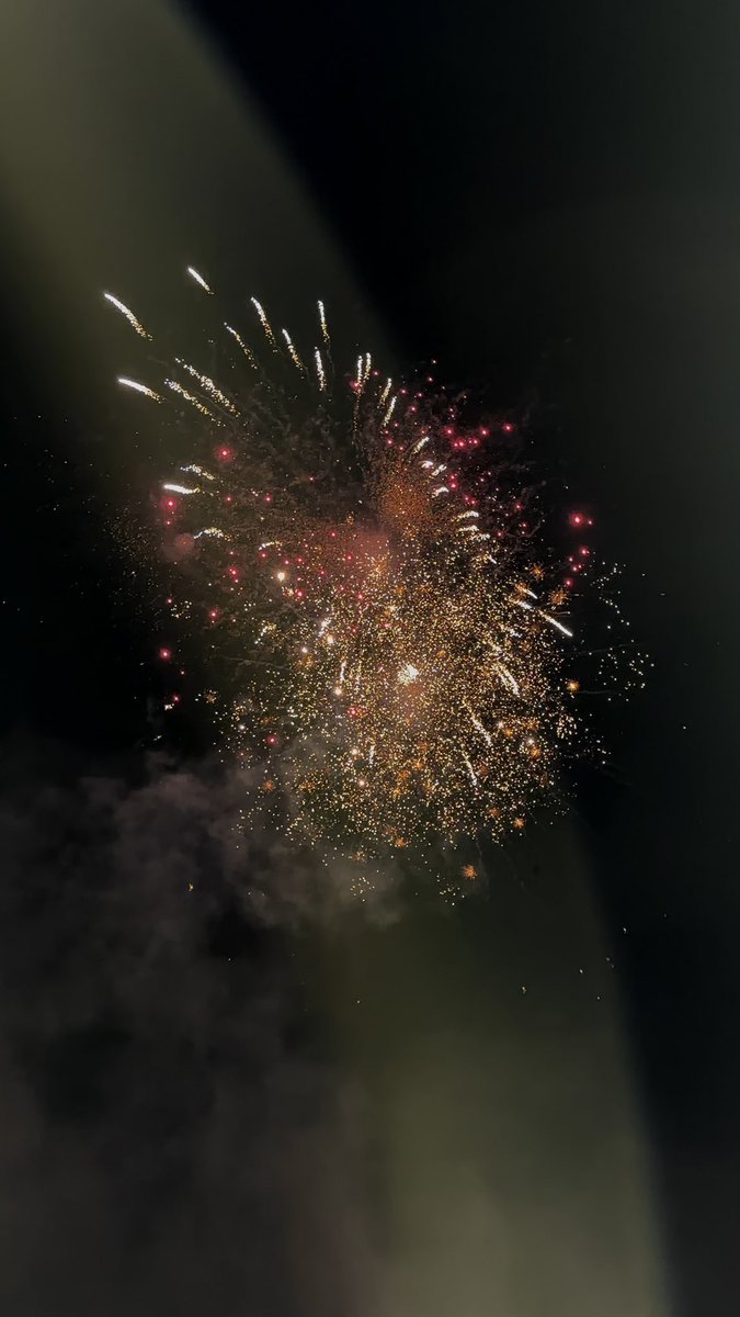 SoyLadyCorrales's tweet photo. Una disculpa, olvidé que hubo fuegos artificiales y ahí sí 10 de 10, excelente servicio y uso de nuestros impuestos. https://t.co/mPj2h6Km9l