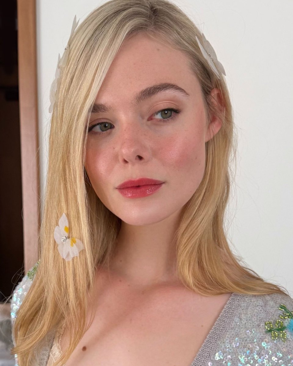 efanningbrs's tweet photo. Elle Fanning pronta para a divulgação de “Jogos Vorazes: Amanhecer na Colheita”. 🧚‍♀️ https://t.co/1BDeLCGu2R