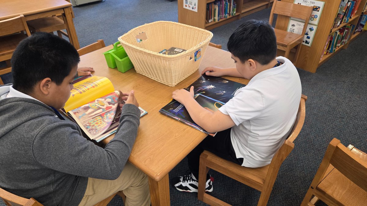 TheTigerLibrary's tweet photo. We had a book tasting with the @TBABooks !
The students are very excited about the concept of voting for their chosen one after reading them!
@DISD_Libraries https://t.co/D1m9UrA22J