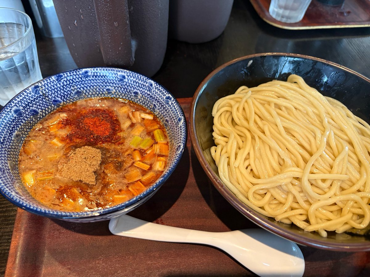 hamu1080's tweet photo. 麺を大盛りでたべた！ https://t.co/jfgMaxYNge