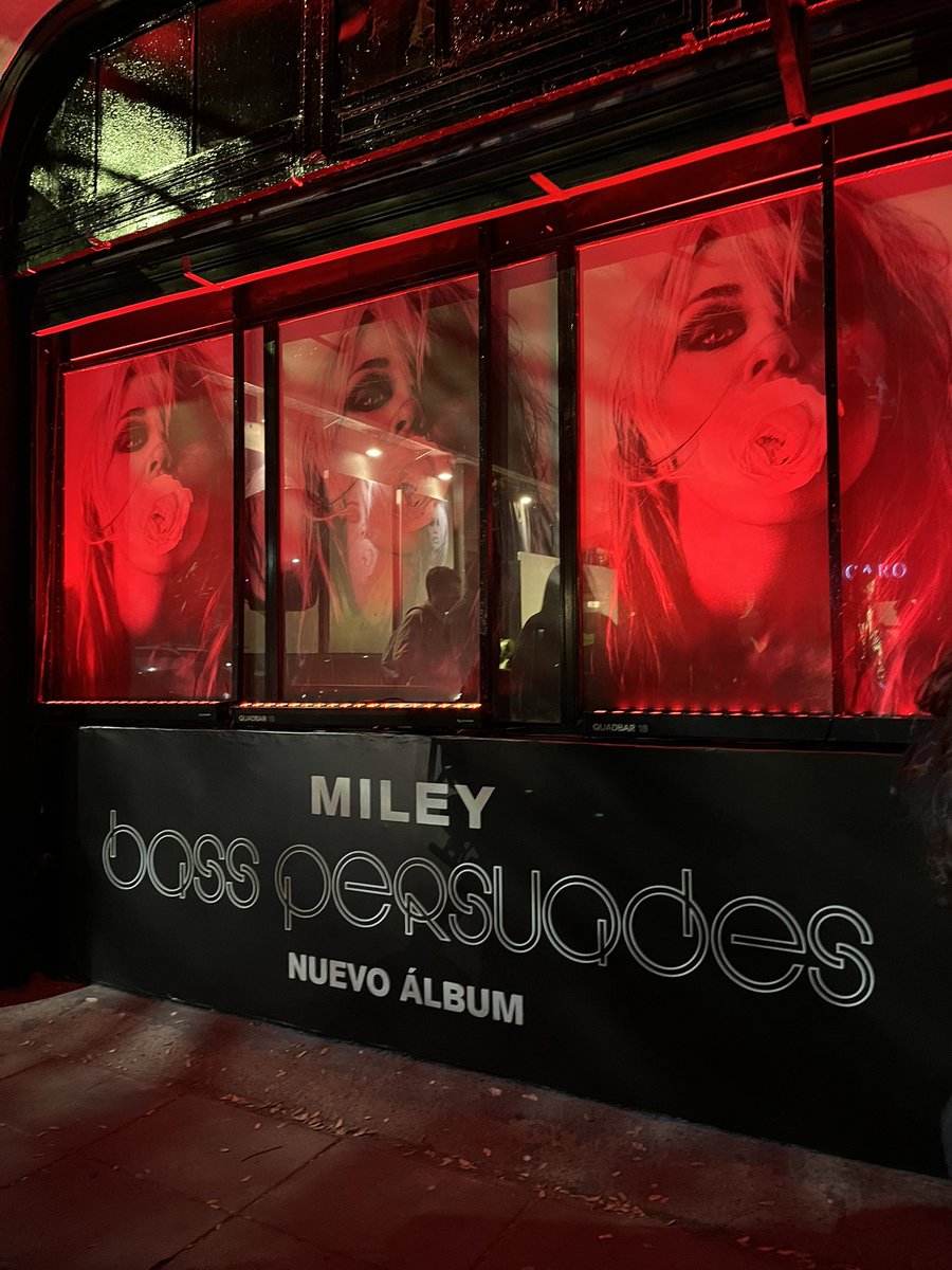 xleilux's tweet photo. early listening party amor ❤️‍🔥 gracias mamá por el pan de cada día @miley @warnermusic https://t.co/uPMKJkNRWn