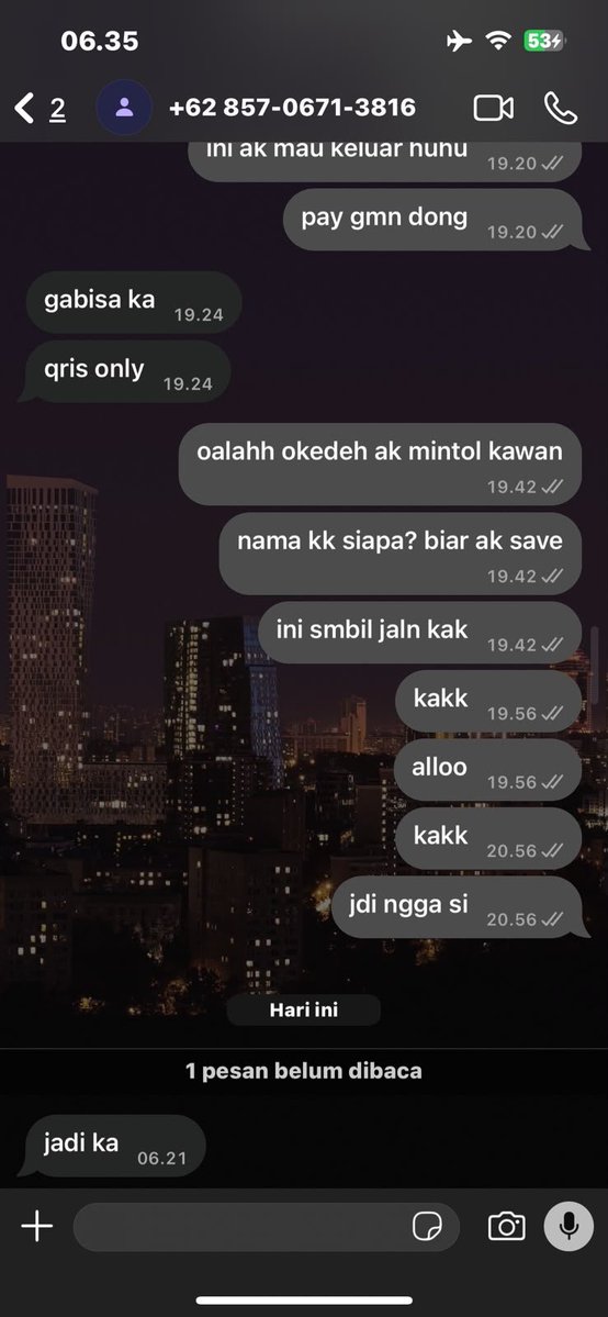 ahnkeonhois's tweet photo. ini tadi pagi, temen ku mau pura pur beli jg kak, dia bales chat temenku tapi chat ku smpe skrg ga di bales https://t.co/t0hx72umpj