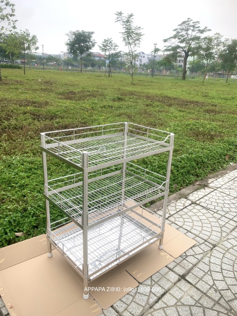 VnAppapa's tweet photo. Kệ inox 304 đứng 3 tầng có khay hứng nước Dài 60cm R40 C75cm Để ly chén bát nồi chảo bếp Giao mọi miền #appapa #keinox304 #kechenbat #ke3tang https://t.co/8r9GRxpitN