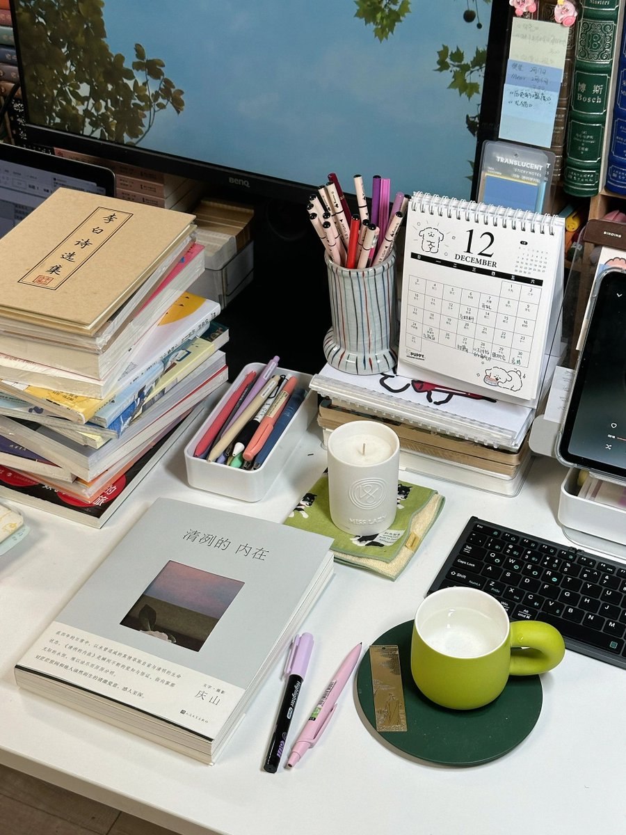 petil889522's tweet photo. New term, new starts! Fresh notebooks, endless goals, and ready to make this semester count. https://t.co/hLTqZGY8yX