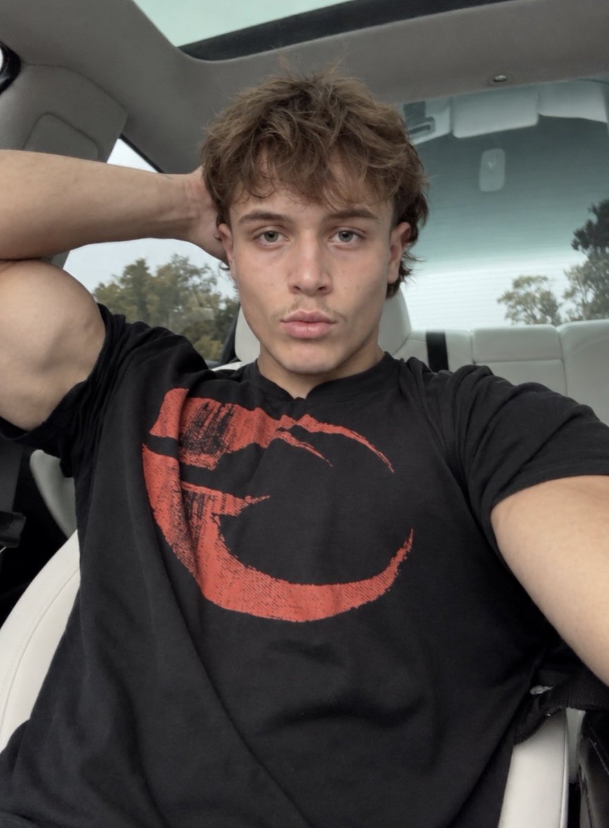 alphapatlifts's tweet photo. Can’t wait for Friday! Who’s going to be my cash f$g 🤑😈#findom #cashfag #obey #worshipmaster #teen https://t.co/0RhrjaPoys